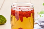 枸杞泡水枸杞泡水是沉的好还是浮的好