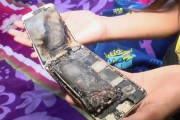 睡觉时给手机充电会爆炸吗?,睡觉时充电器爆炸险