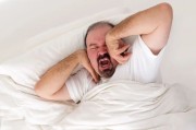 男人夜里睡觉出汗特别多是什么原因,男人夜里睡觉老是出汗是什么原因