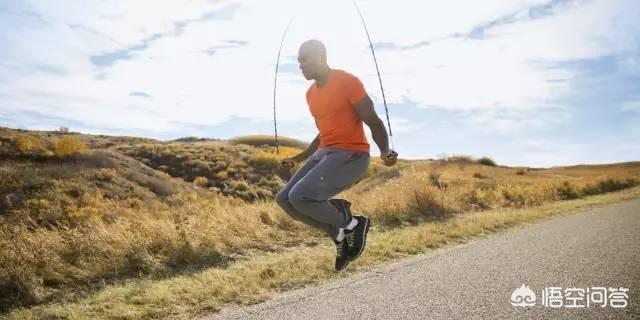 跳绳是不是有氧运动<strong>跳绳减肥</strong>，减肥效果怎么样，会伤膝盖吗？