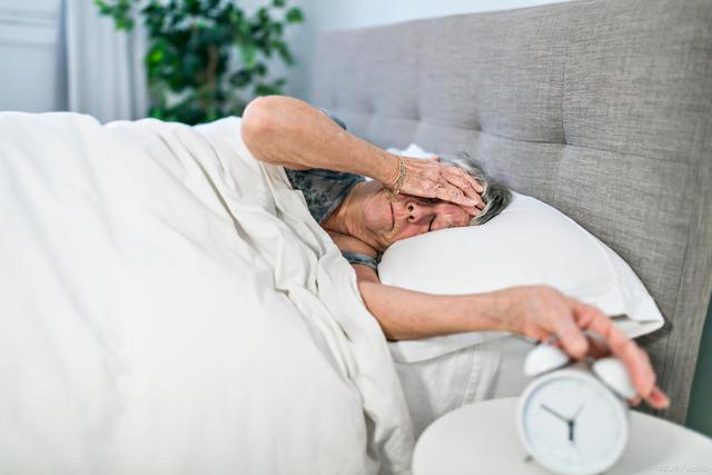 晚上睡眠时间短是什么原因,睡眠时间短是什么原因