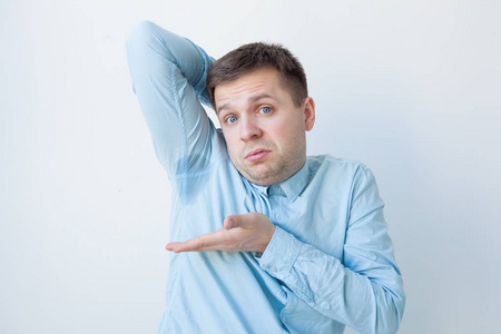 早上起来出汗怎么回事男性早上起床出汗男