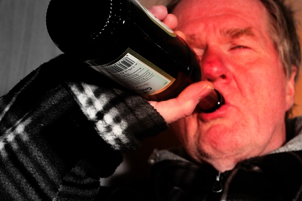 长期酗酒快死的征兆,长期酗酒会出现什么症状