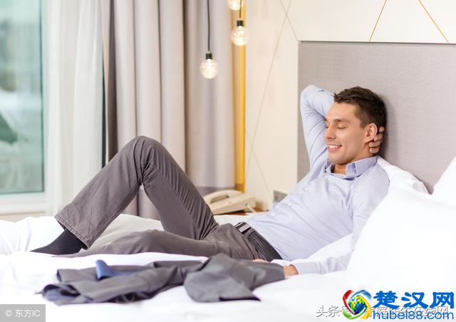 晚上睡觉盗汗男是什么原因引起的,晚上睡觉盗汗是什么原因男人