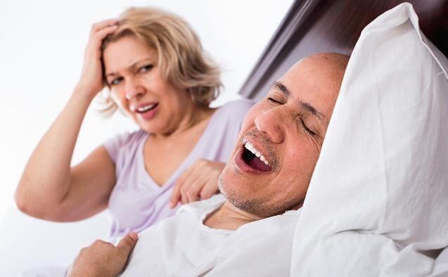 中老年人睡觉打鼾是什么原因睡觉打鼾是什么原因