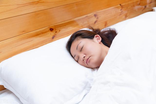 睡觉多梦怎么调理最好的治疗方法我咨询一下睡眠多梦是什么原因造成的
