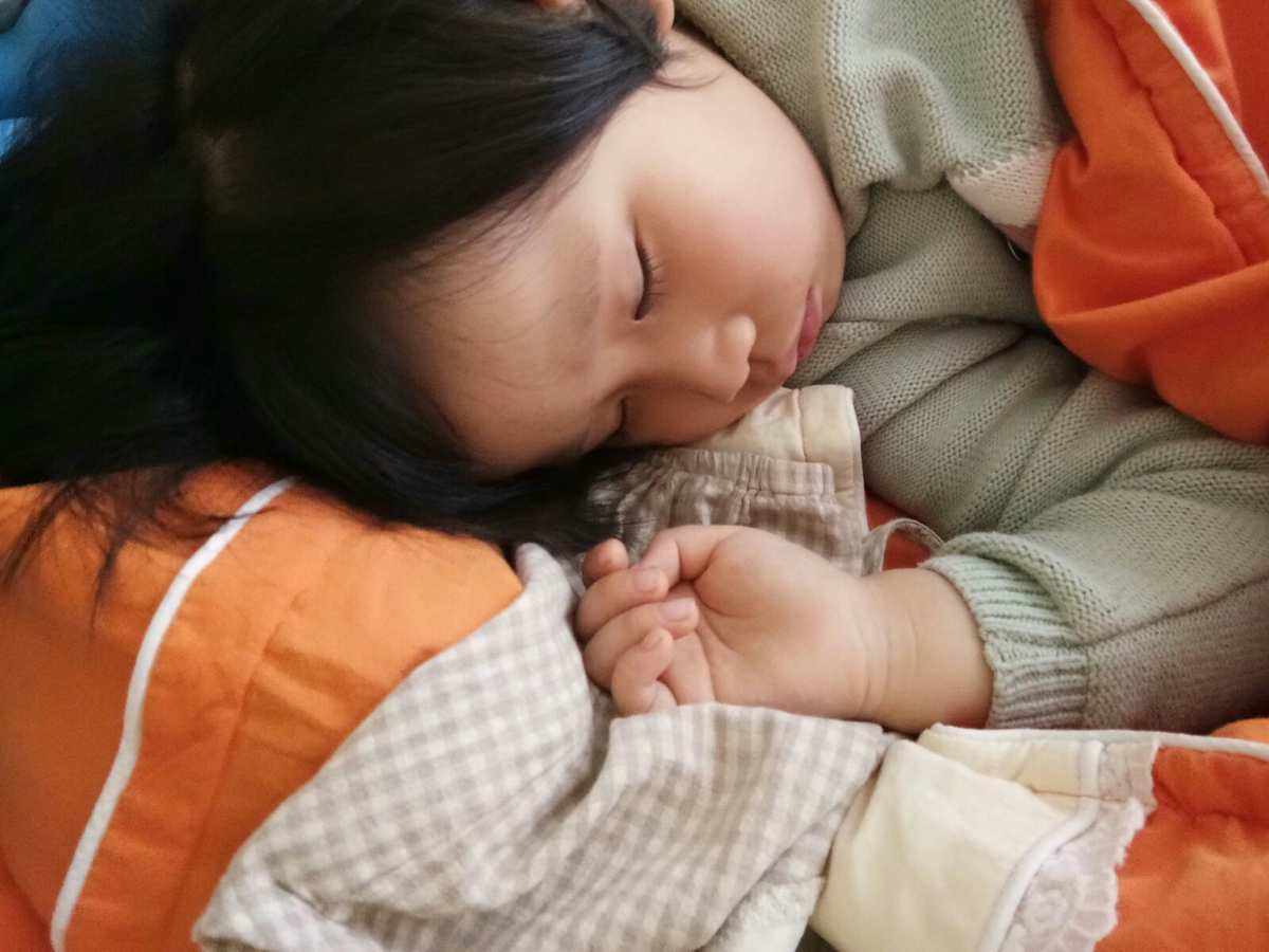 安睡吧小宝贝安睡吧小宝贝摇篮曲歌词