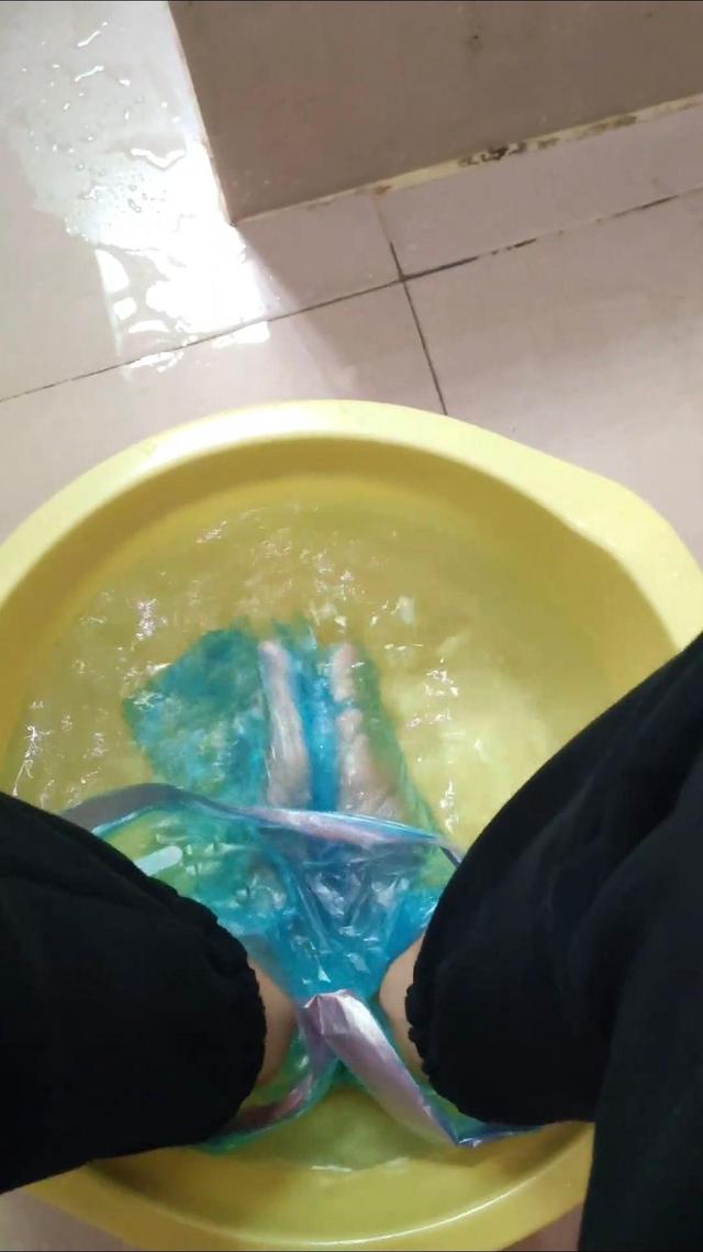 专家称王俊凯泡脚方式是无效养生l,专家称王俊凯泡脚方式是无效养生