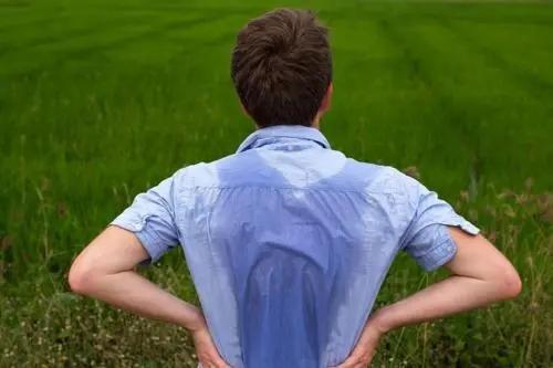 睡觉流汗水是怎么回事男性,男人睡觉流汗太多是什么原因
