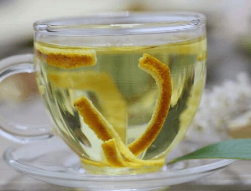 橘子皮泡水喝的功效和作用,新鲜橘子皮泡水喝的功效和作用禁忌