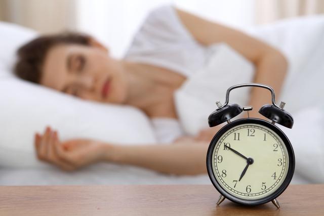 半夜失眠怎么办如何快速睡,半夜失眠怎么回事怎么治最有效