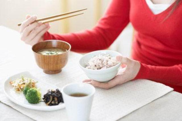 晚上不吃饭减肥,晚上不吃饭反弹吗