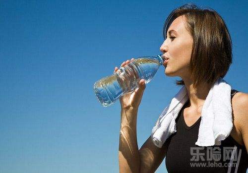 喝水减肥么靠喝水能减肥吗
