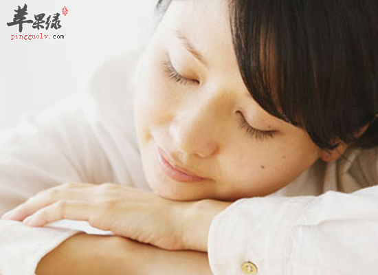 睡眠时流口水是什么原因引起,睡觉流口水是因为什么原因导致?