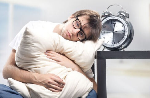 睡眠不足对身体有哪些危害,女人长期睡眠不足对身体有哪些危害